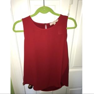 LOFT Red Dahlia Pleat Back Shell
